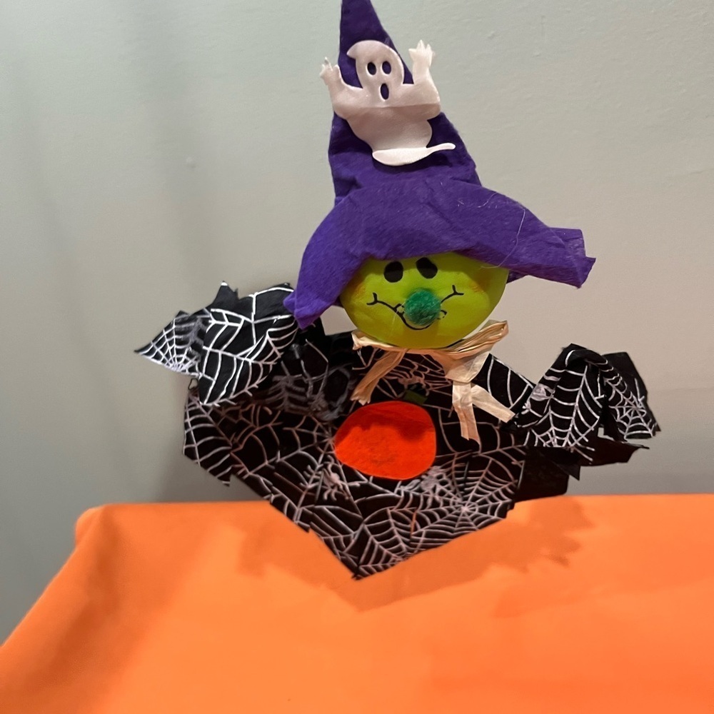Halloween Decor Set with Pouch - Picture 3 of 6